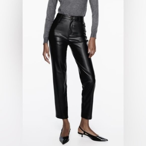 Babaton Contour V-neck Longsleeve Bodysuit - Picture 2 of 5